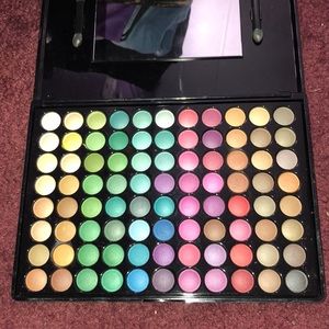 Bh cosmetics 88 matte eyeshadow